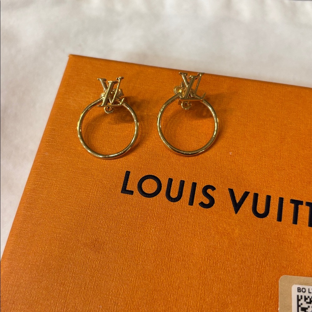 Louis Vuitton Gold Earrings - Picture 4 of 4
